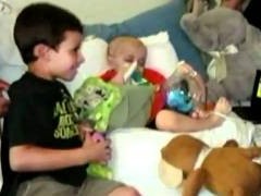 Cashy Hyde, 2 ans, Sauvé d’une Tumeur Au Cerveau par de l’huile de Cannabis VOSTFR
