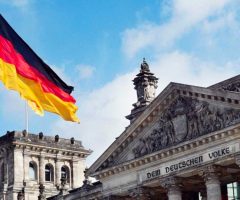 Obligations, omissions et règles de l’UE : Kenzi Riboulet-Zemouli se confie sur la légalisation du cannabis en Allemagne