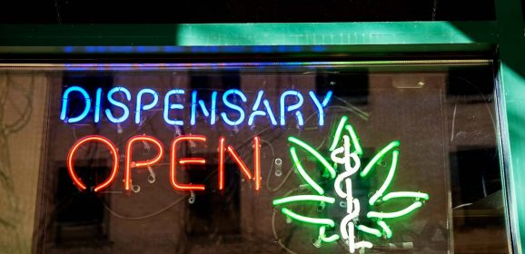 Étude : La demande en codéine chute lorsque le cannabis est légalisé