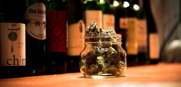 L’exposition aux cannabinoïdes est associée à un risque moindre de maladie hépatique liée à l’alcool